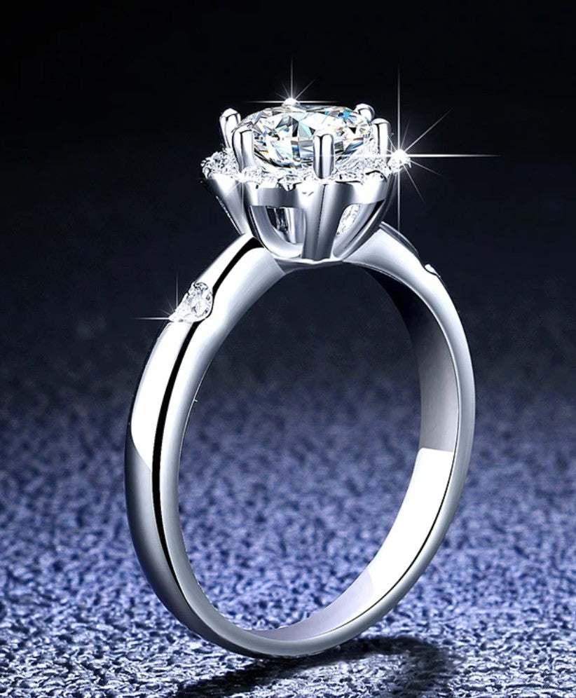 Luxury Moissanite Ring w certificate